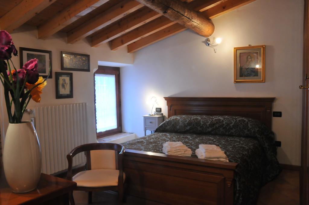 Bed & Breakfast Castello Padenghe sul Garda Rum bild